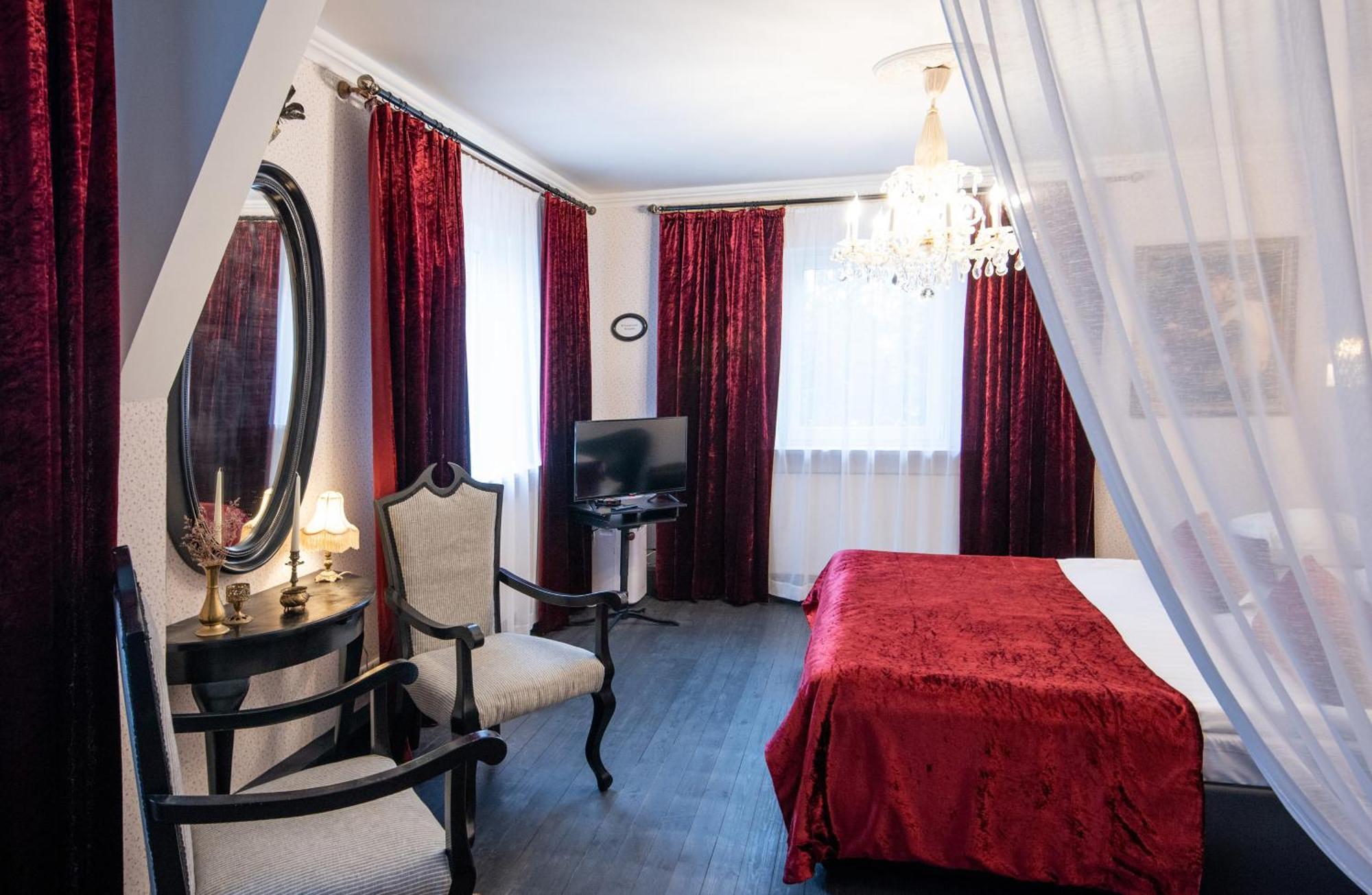Hotel Vinoteegi Residents à Kuressaare Chambre photo